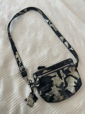 Cofi leather Black & Silver Metallic Camouflage Crossbody belt Bag adjustable